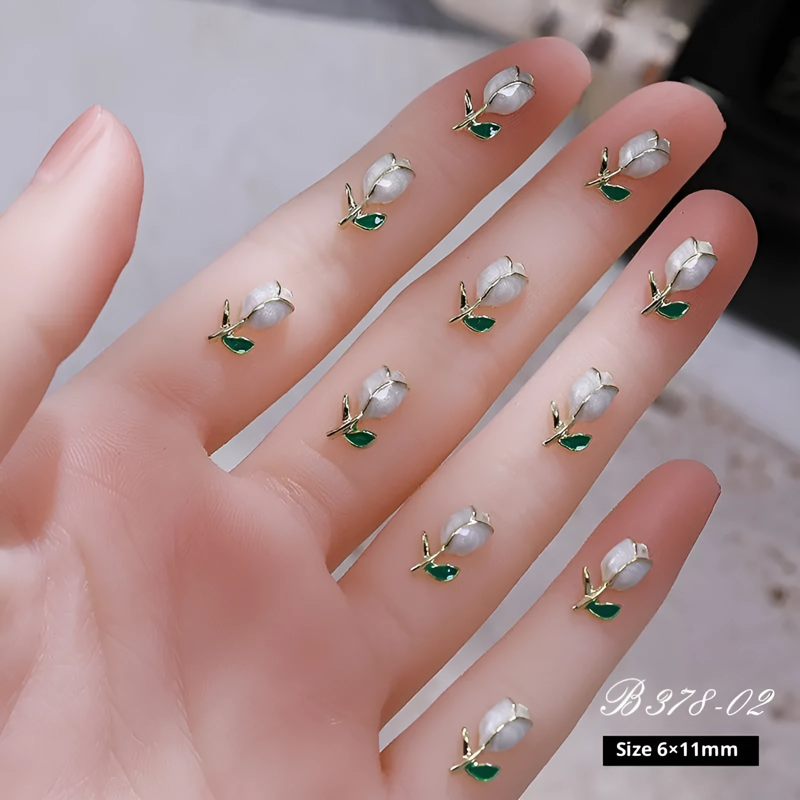 Three-dimensional tulip flower alloy nail decoration ornament in solid colour sweet style on fingertip