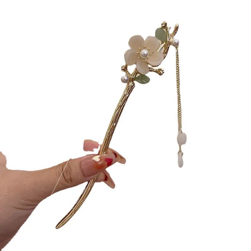 Four Seasons green leaf tassel hanfu hairpin with pearl alloy rhinestones, retro classical style, approximately 18cm long