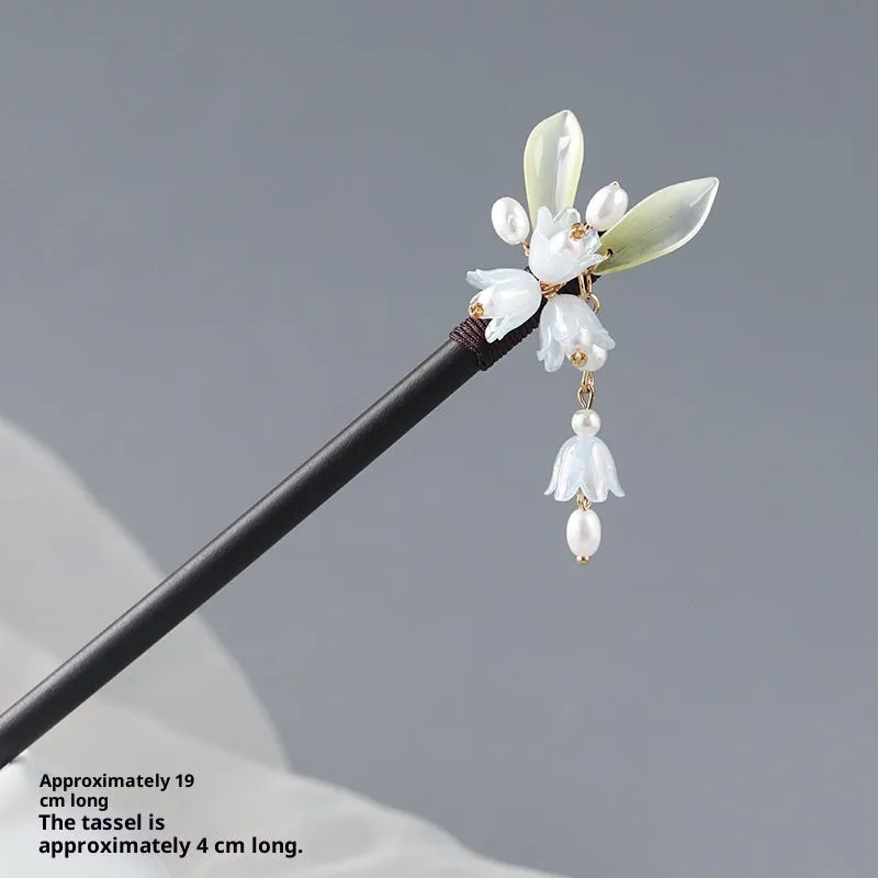 Retro Chinese style hairpin with blue Chinese bellflower floral design for updos