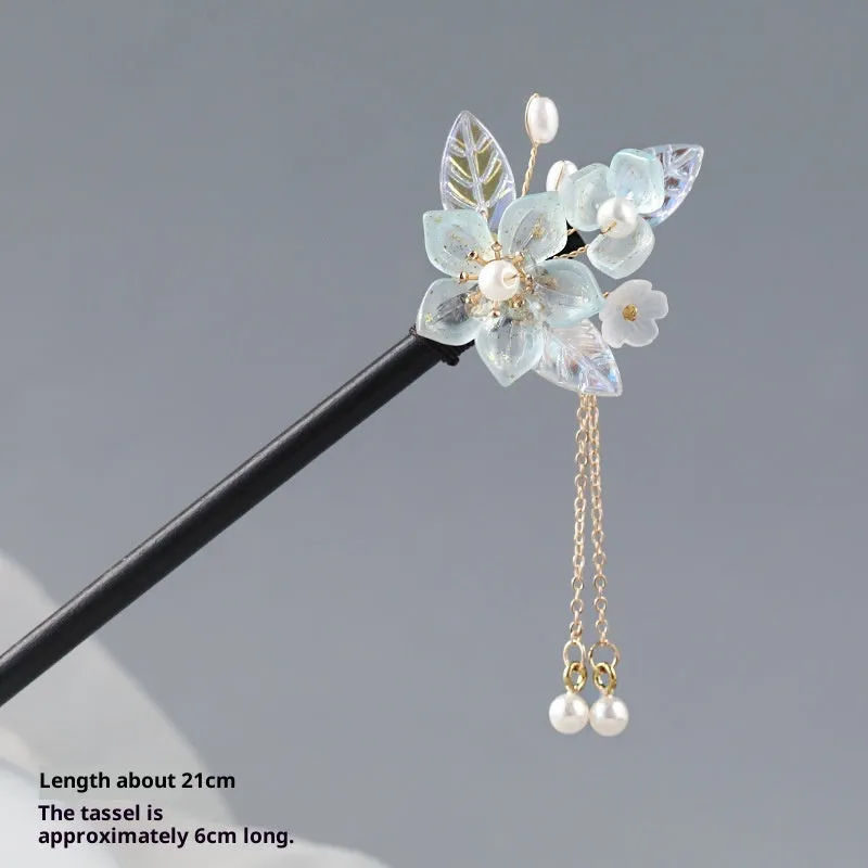 Retro Chinese style hairpin with blue Chinese bellflower floral design for updos