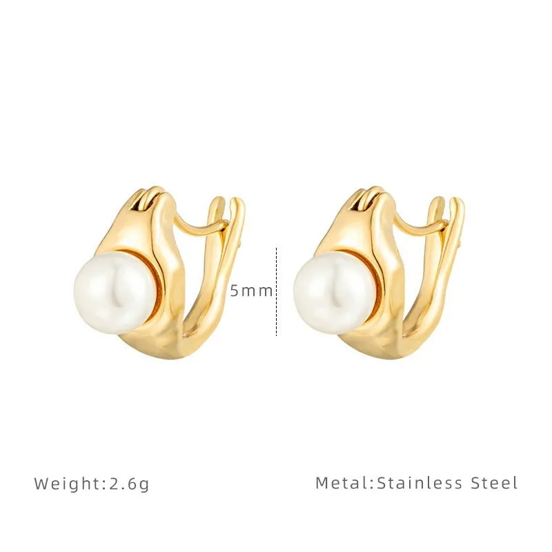 Titanium steel electroplated pearl stud earrings with 5mm pearl in silver colour