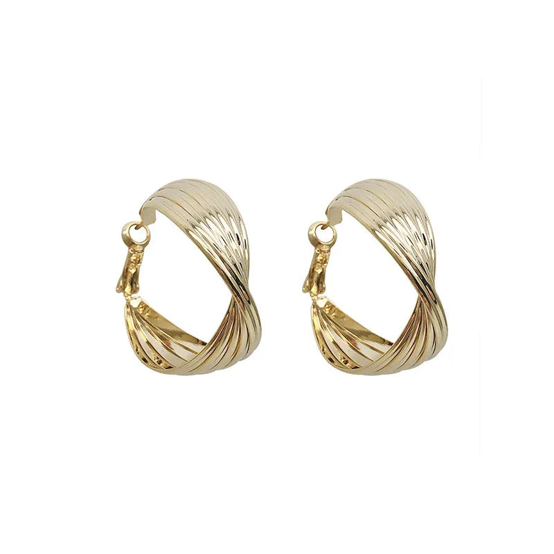 Twisted metal eardrop earring with real gold plating, round geometric shape, gold colour, drop style for women