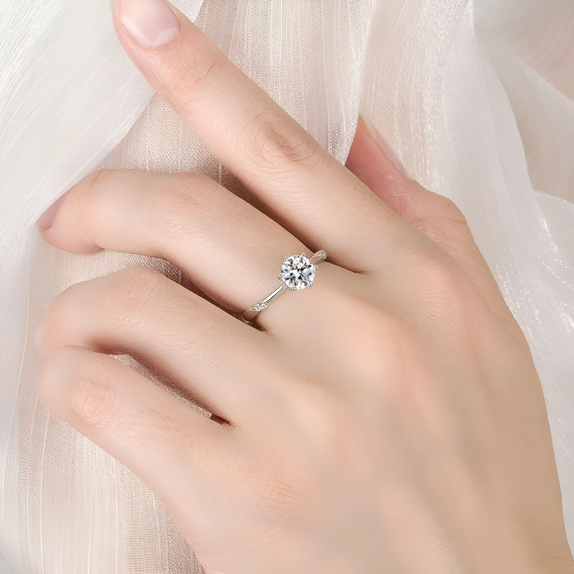 S925 sterling silver diamond-studded ring with adjustable opening, 1 karat accent, white gold colour