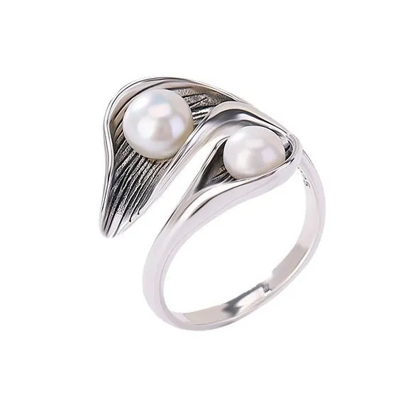 Silver alloy ring with pearl inlay, geometric shape, adjustable open mouth design for women