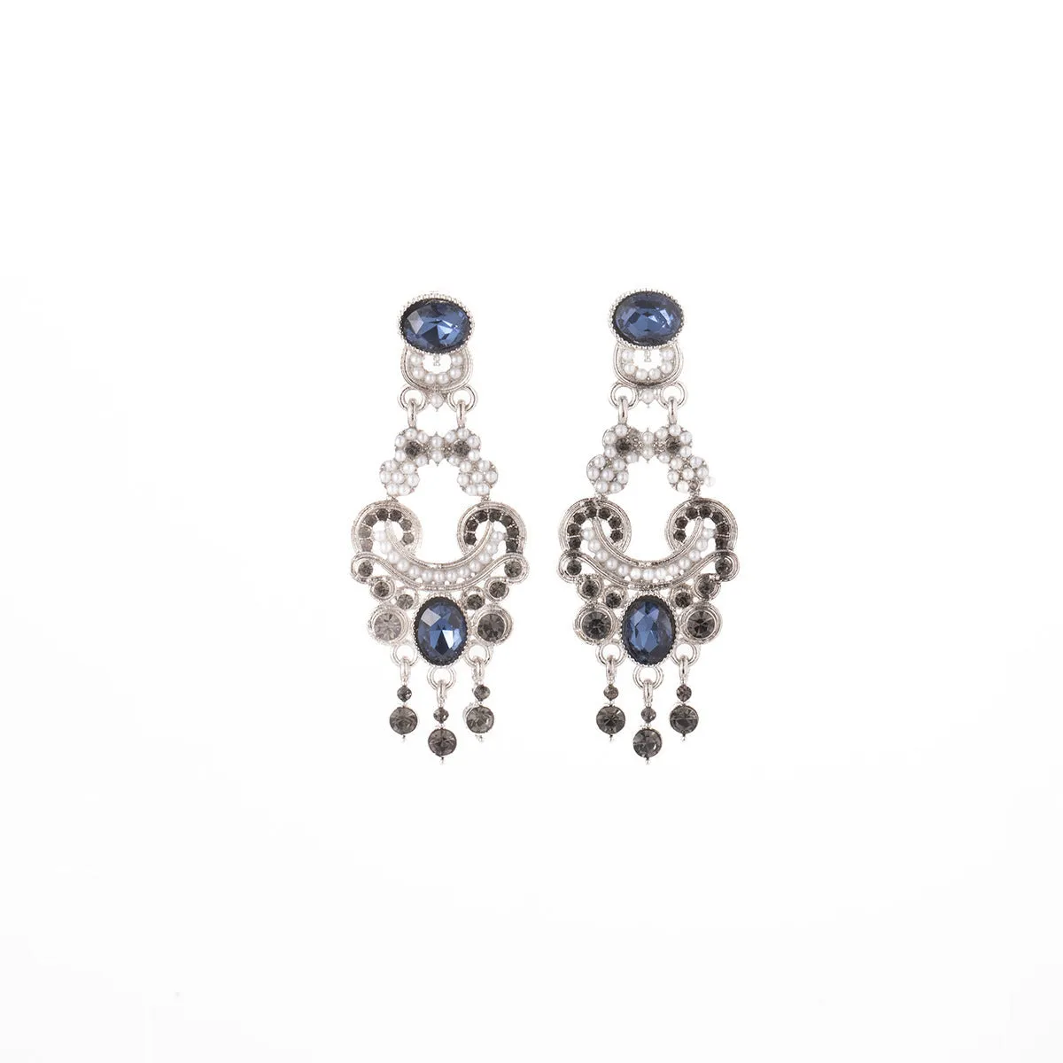Vintage court style earrings in blue crystal with geometric chamfered square grain shape, zinc alloy and electroplated finish