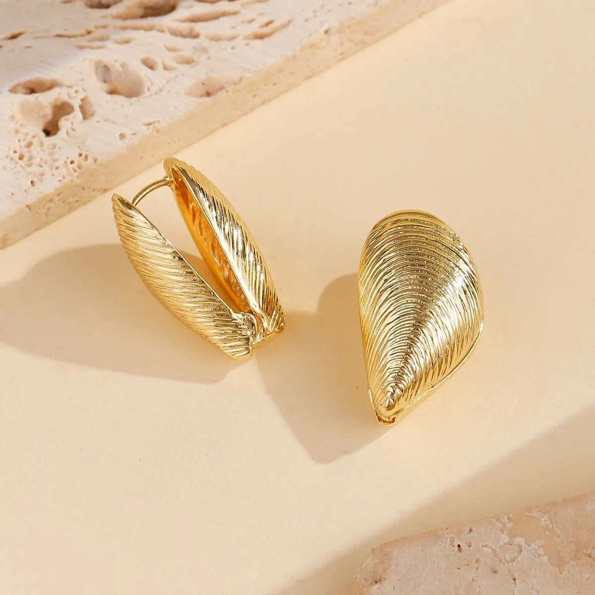Gold shell thread geometric ear clips for women beach ocean vacation style