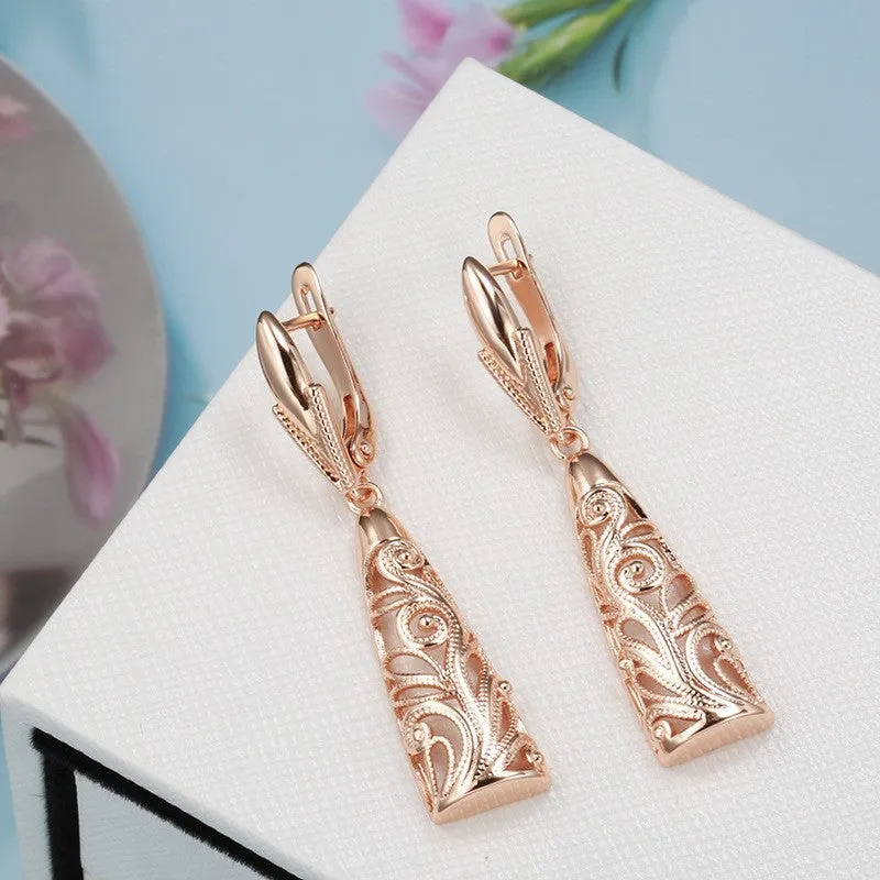 Copper retro hollow-carved leaf earrings in rose gold for women