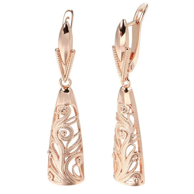 Copper retro hollow-carved leaf earrings in rose gold for women