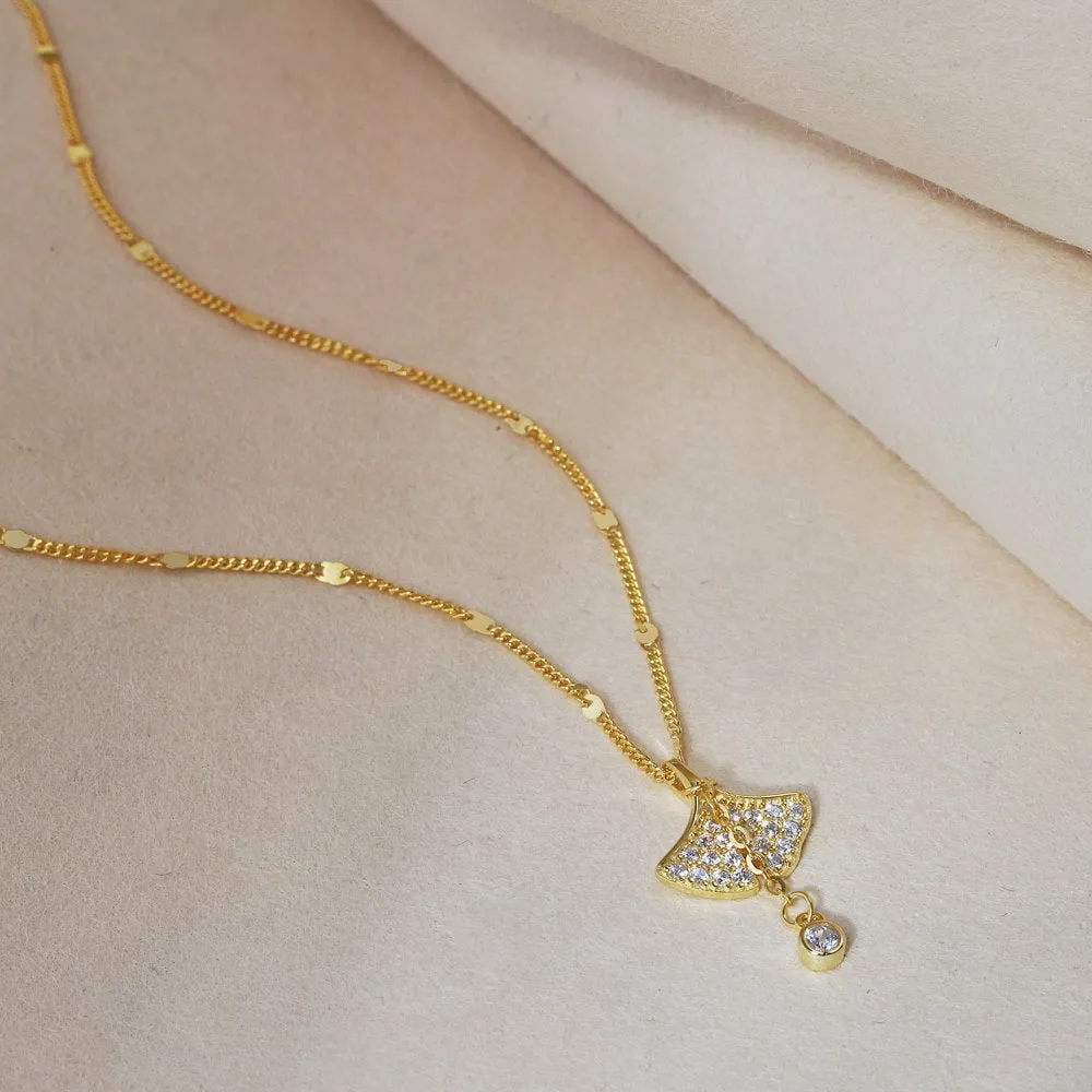 S925 sterling silver necklace with ginkgo leaf pendant in gold finish on curbs chain for women