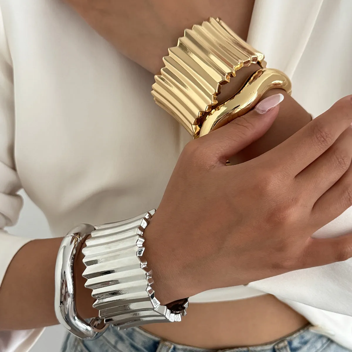 Punk metal texture ellipse pattern wide spring bracelet for women gold finish