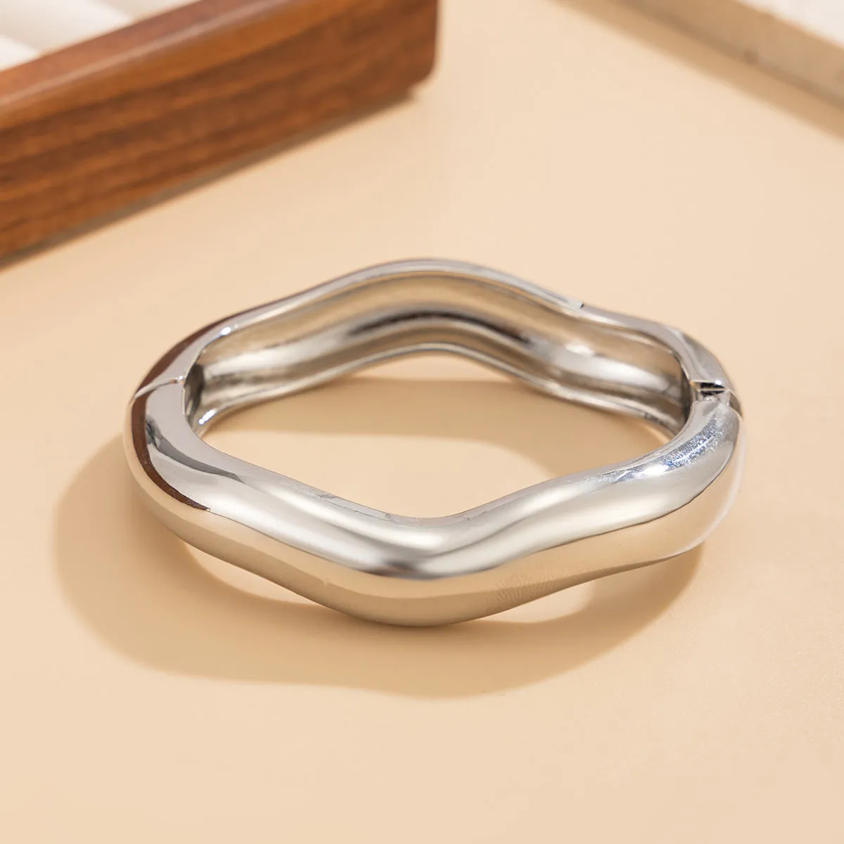Punk metal texture ellipse pattern wide spring bracelet for women gold finish