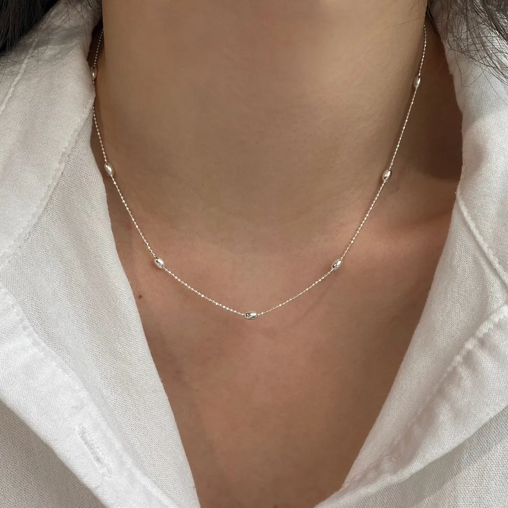 925 silver oval bead clavicle chain necklace with electroplated finish in silver colour
