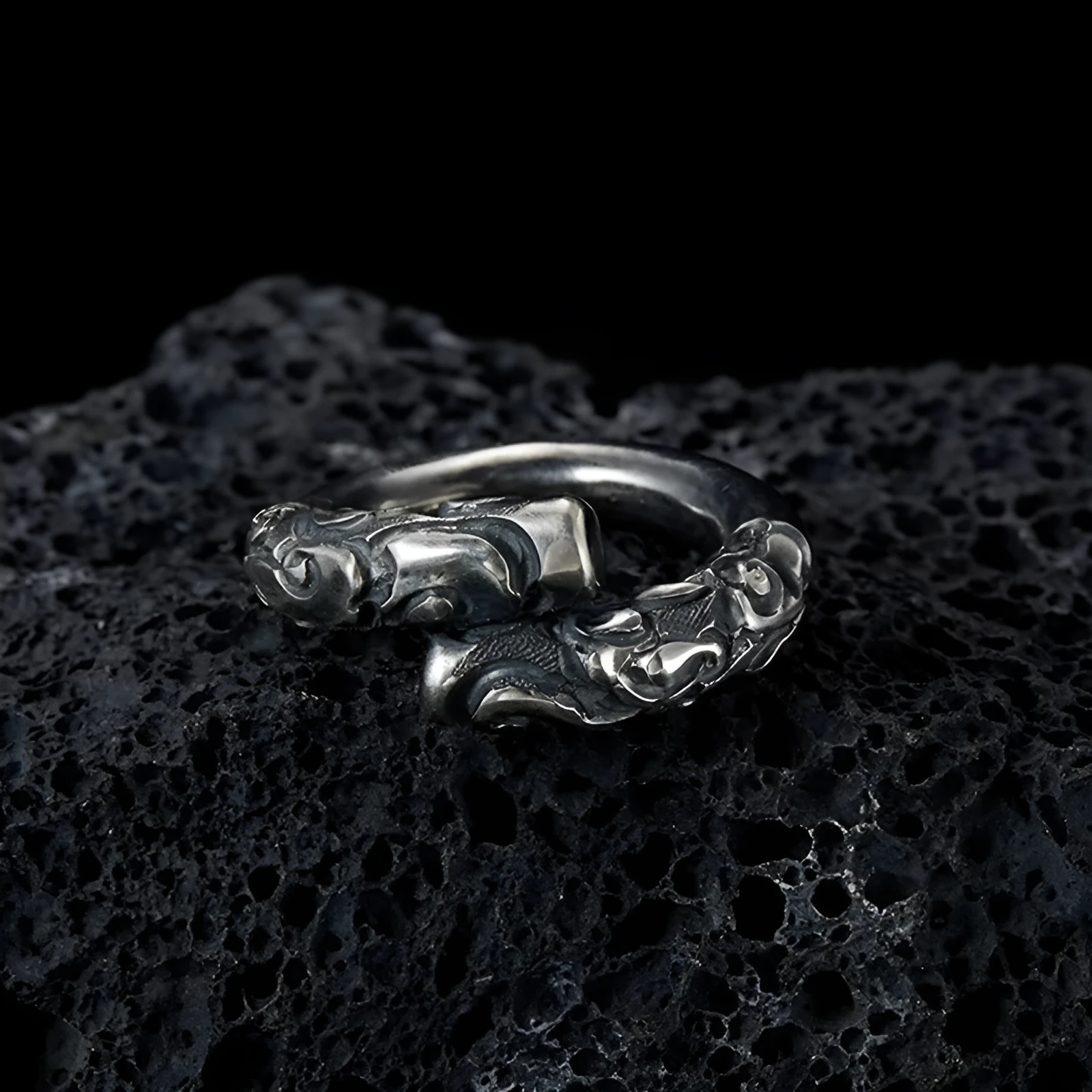 Retro Ruyi golden cudgel ring with adjustable opening, alloy, unisex geometric style