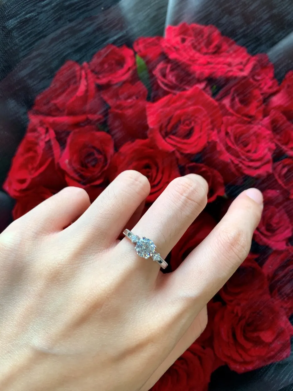 Women's classic four-claw silver ring with electroplated finish in AY120209 colour, shown on a neutral background.