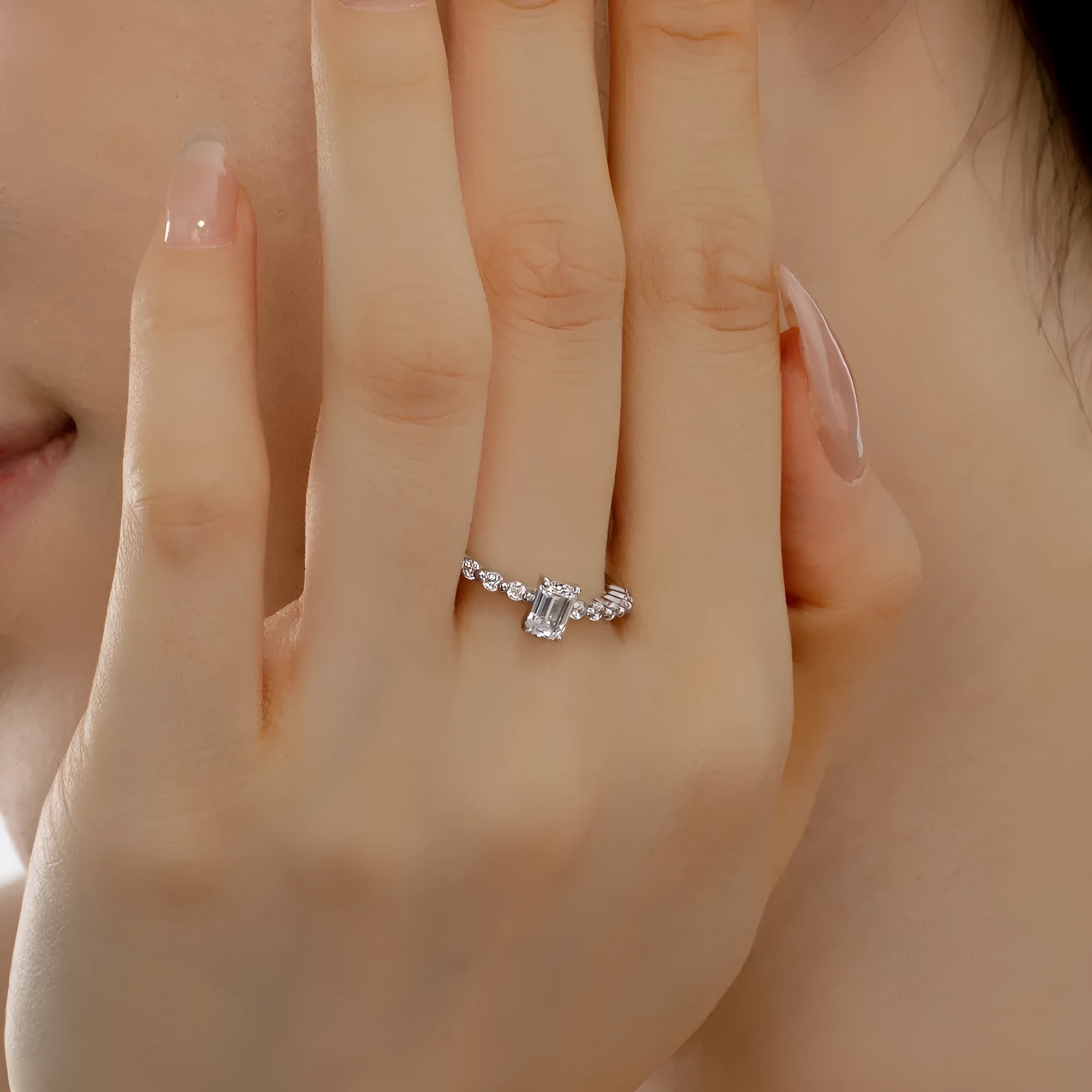 Round diamond ring for women in silver with electroplated white gold colour, size 5 to 9, model DY121108-S-W-WH