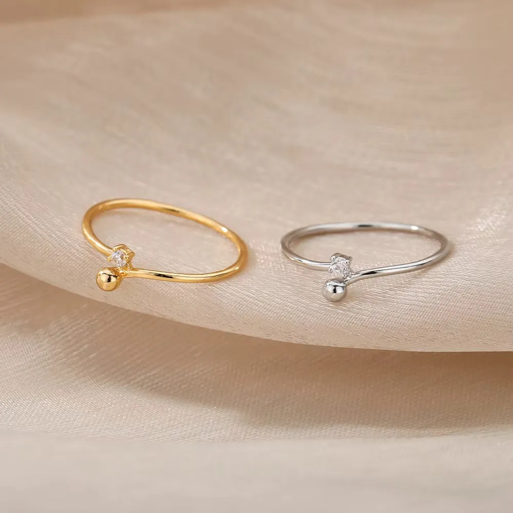 Women's 18K gold plated copper geometric heart zircon stacked ring, size No 7, on finger