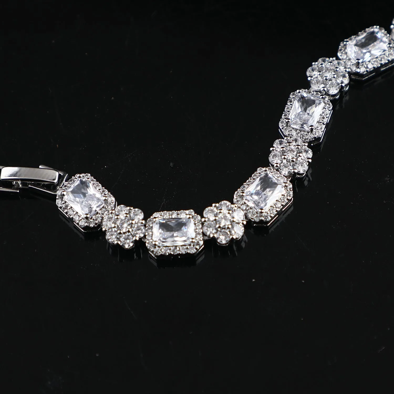 Copper real white gold full zircon claw chain bracelet in silver with flower and geometric quadrilateral design