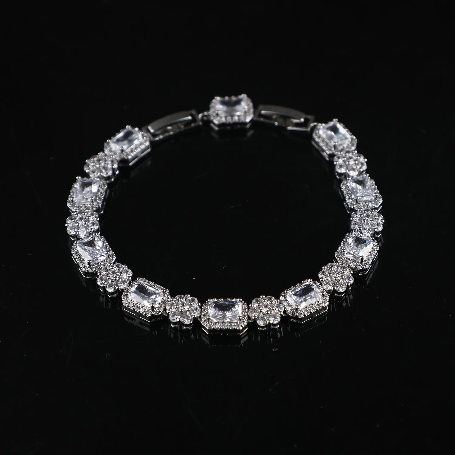 Copper real white gold full zircon claw chain bracelet in silver with flower and geometric quadrilateral design