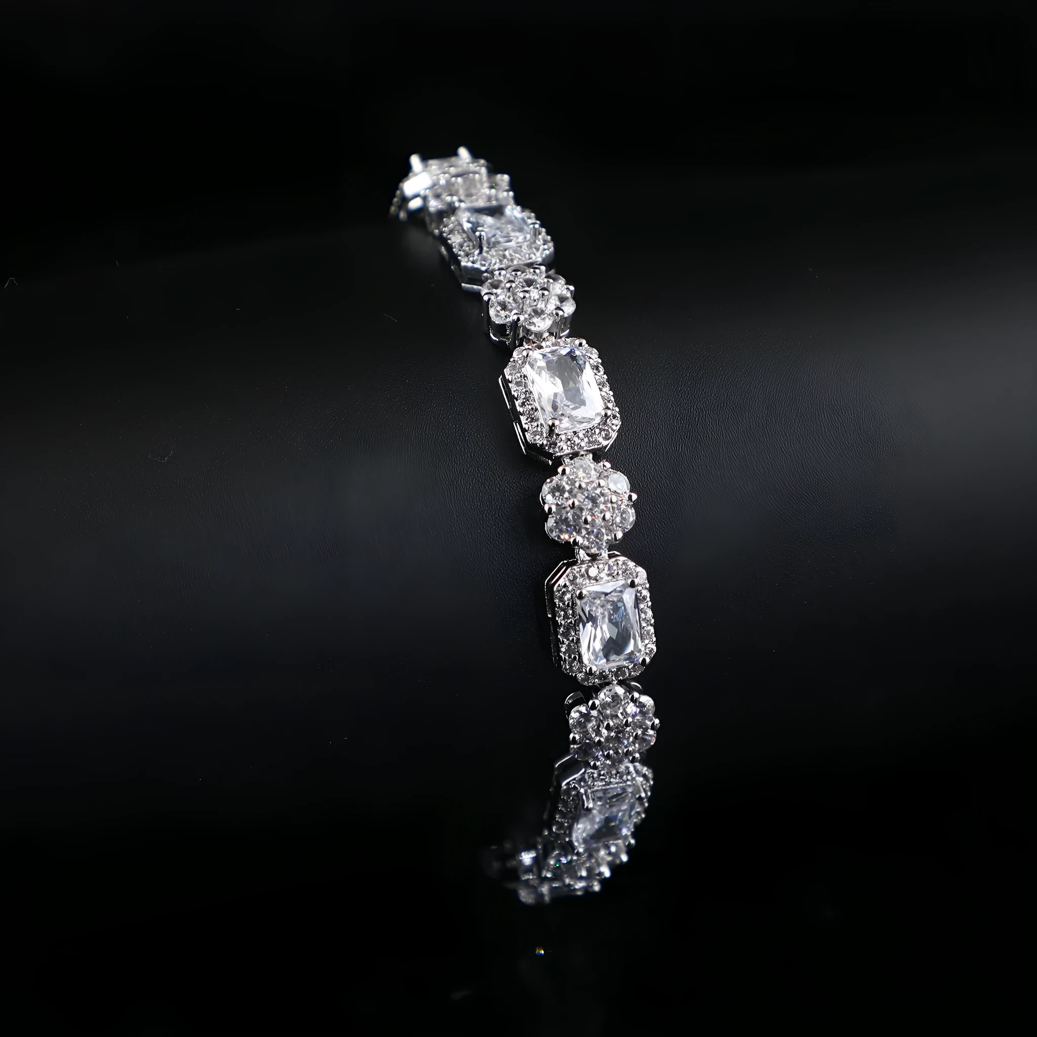Copper real white gold full zircon claw chain bracelet in silver with flower and geometric quadrilateral design