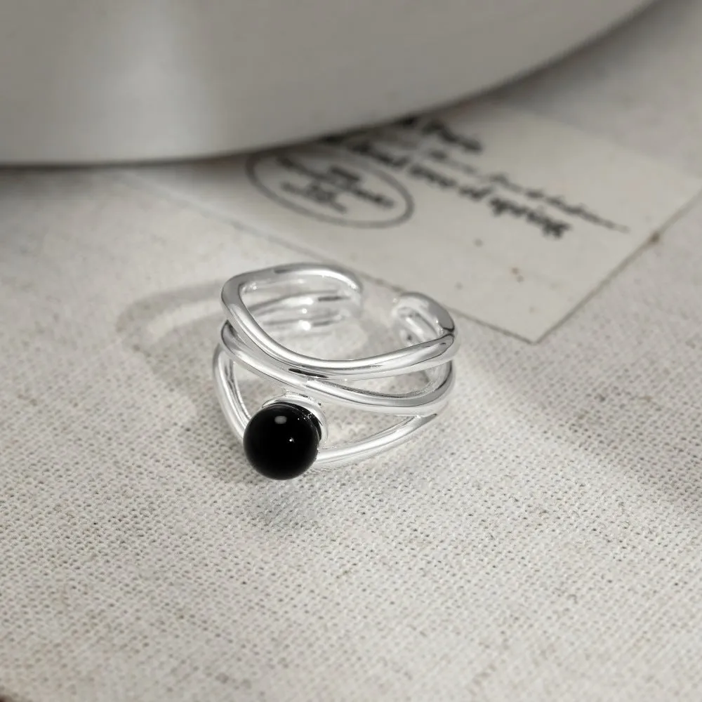 S925 sterling silver women's ring with round black agate inlay in geometric hollow design