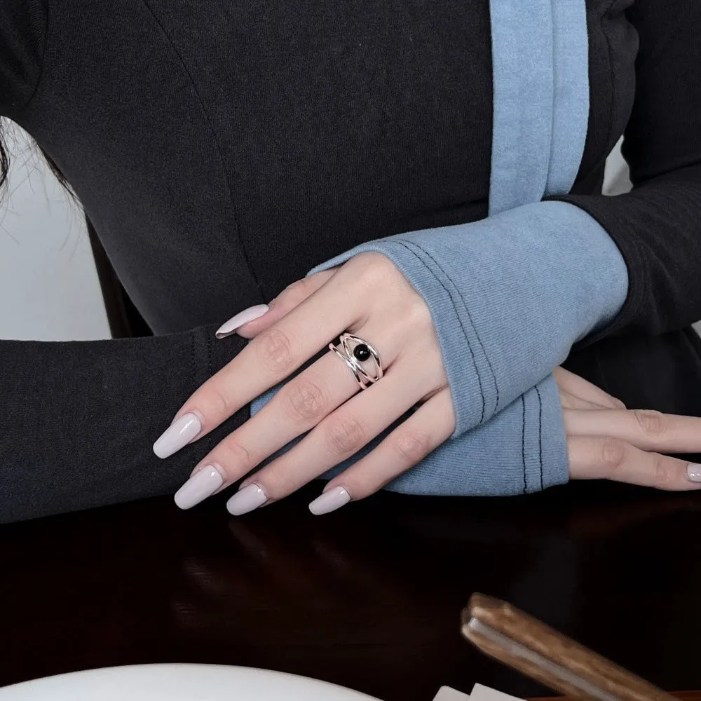 S925 sterling silver women's ring with round black agate inlay in geometric hollow design