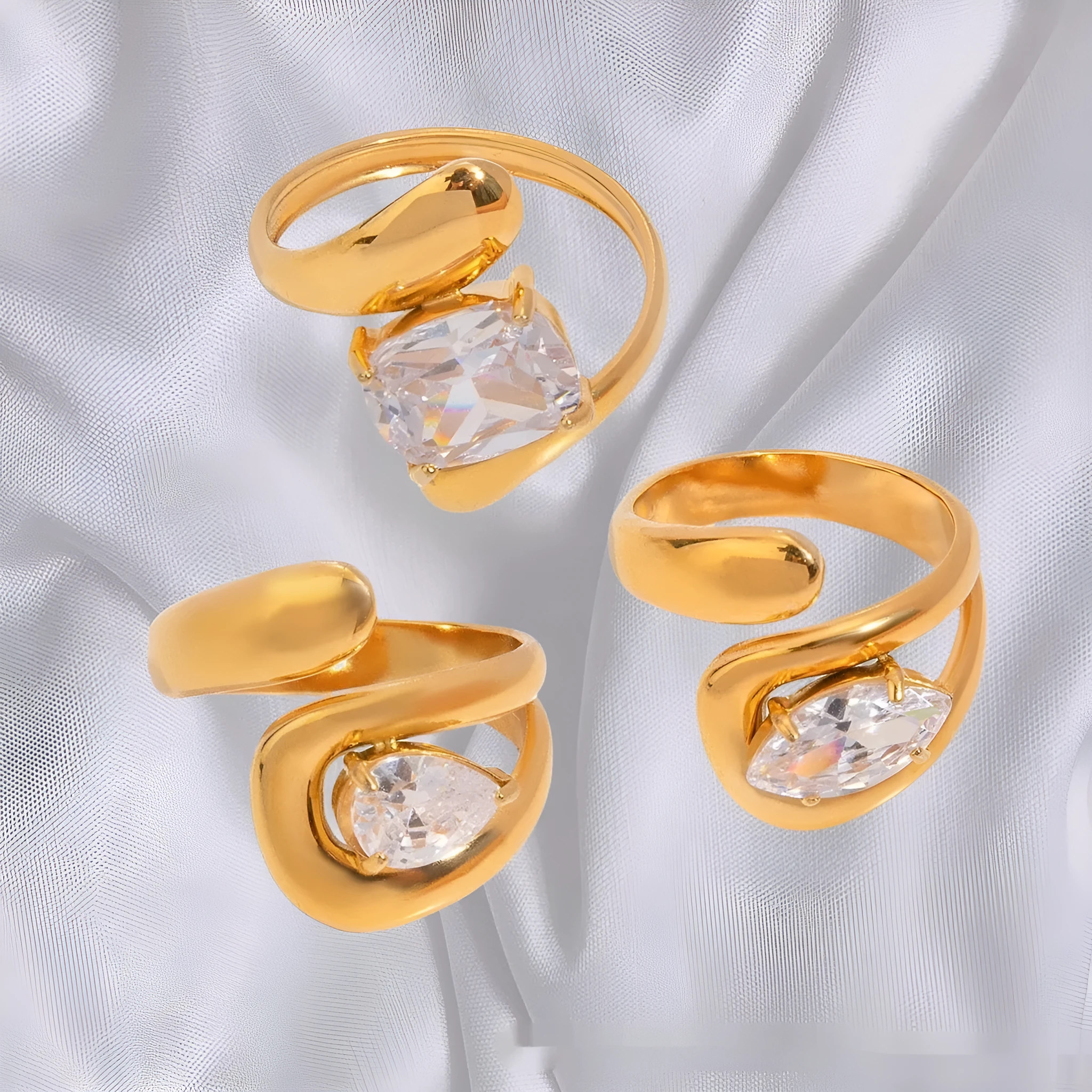 Geometric line stainless steel ring with electroplated finish in light luxury ins style, shown in colour JDRW2405007