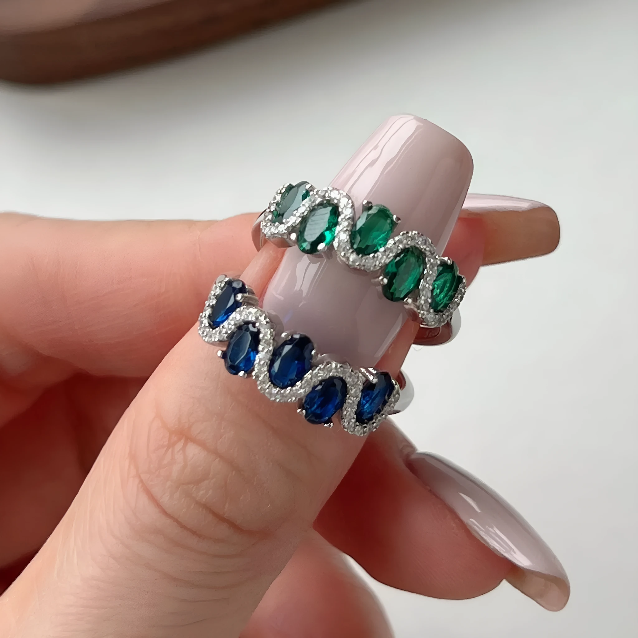 S925 sterling silver oval twisted ring with zircon inlay, women's geometric ring, size No.7, silver colour