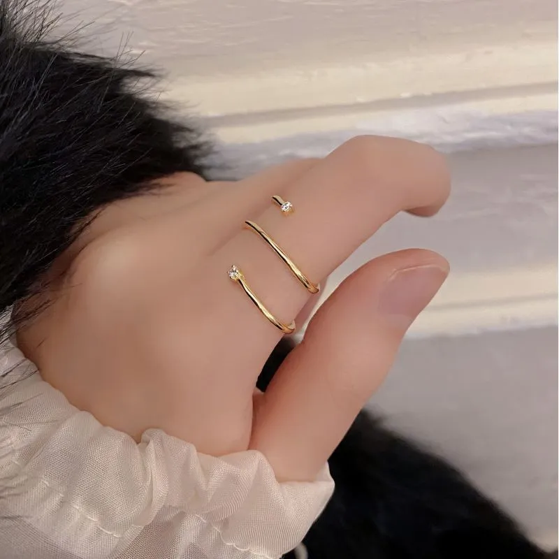 Women's 925 sterling silver geometric ring in plain silver finish