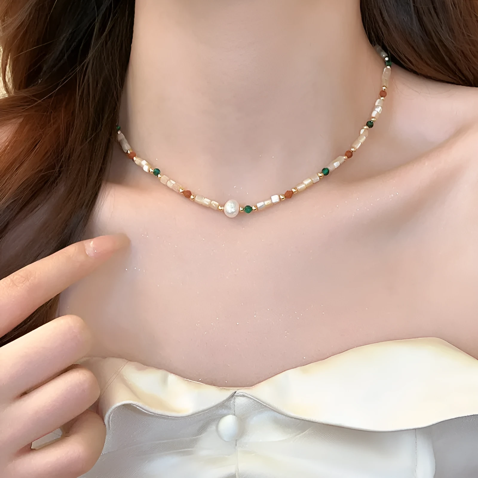 Women's geometric pearl necklace with zinc alloy pendant on adjustable clavicle chain, fashion OL style