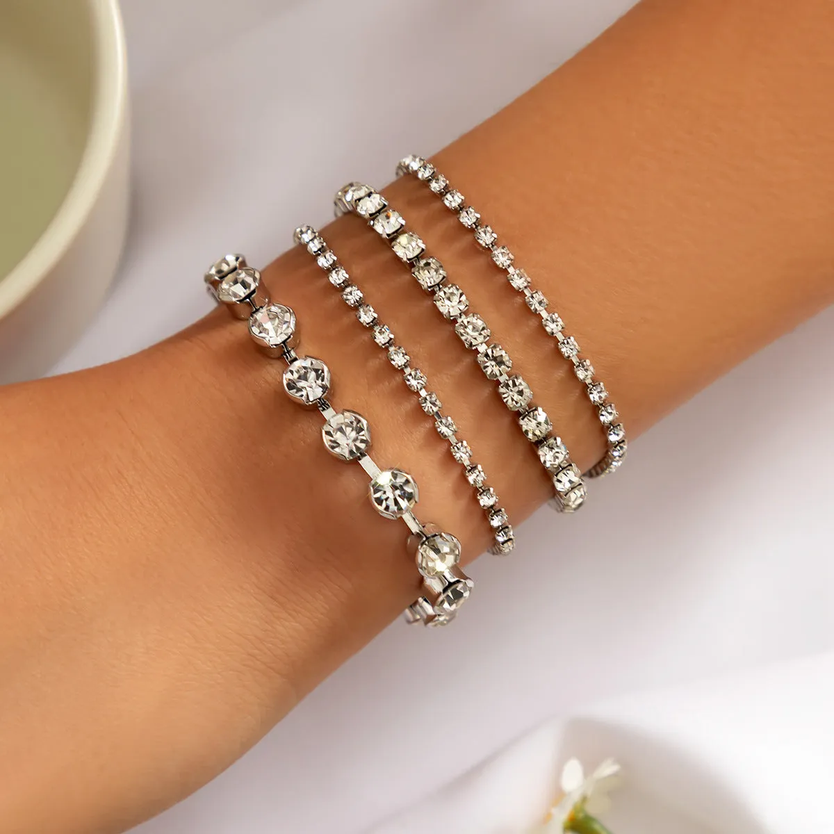 Retro pearl chain beaded bracelet set with heart shape beads in gold and white K electroplated finish