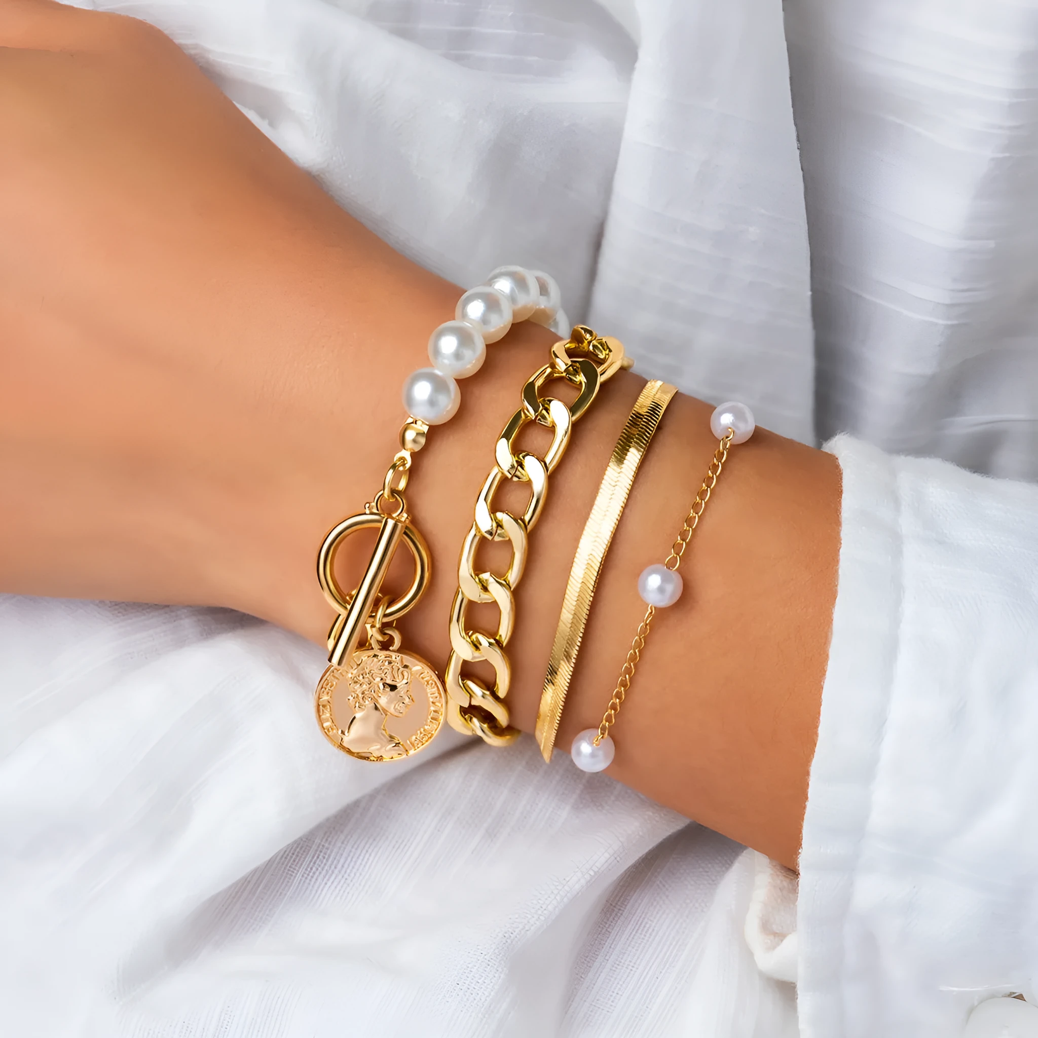 Retro pearl chain beaded bracelet set with heart shape beads in gold and white K electroplated finish