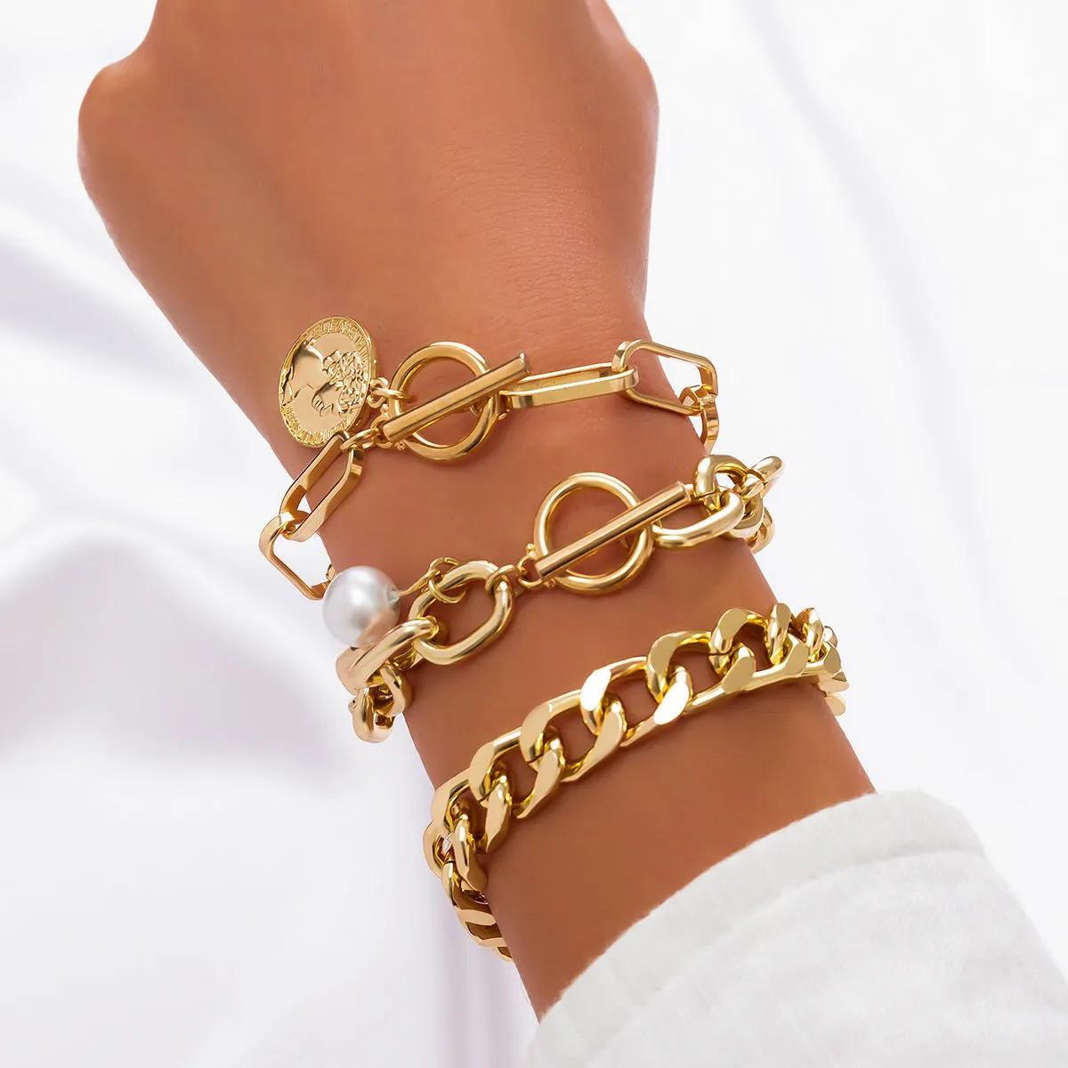 Retro pearl chain beaded bracelet set with heart shape beads in gold and white K electroplated finish