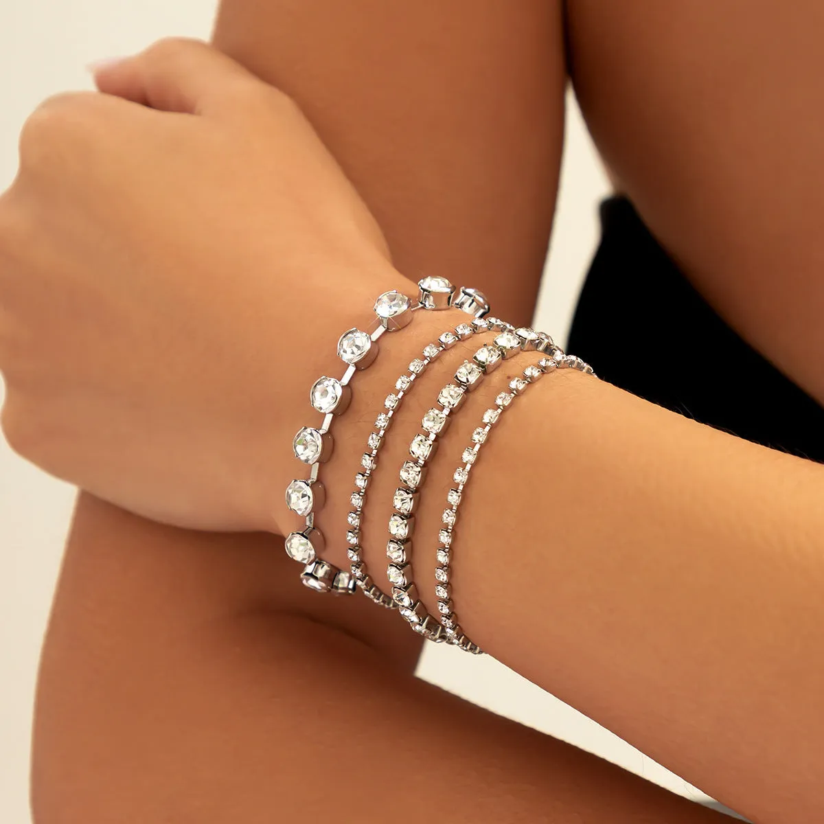 Retro pearl chain beaded bracelet set with heart shape beads in gold and white K electroplated finish