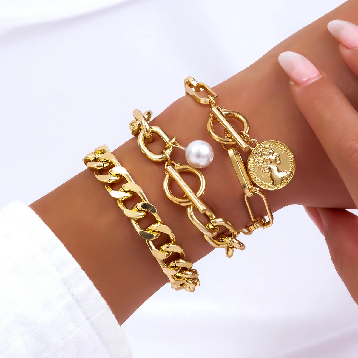 Retro pearl chain beaded bracelet set with heart shape beads in gold and white K electroplated finish