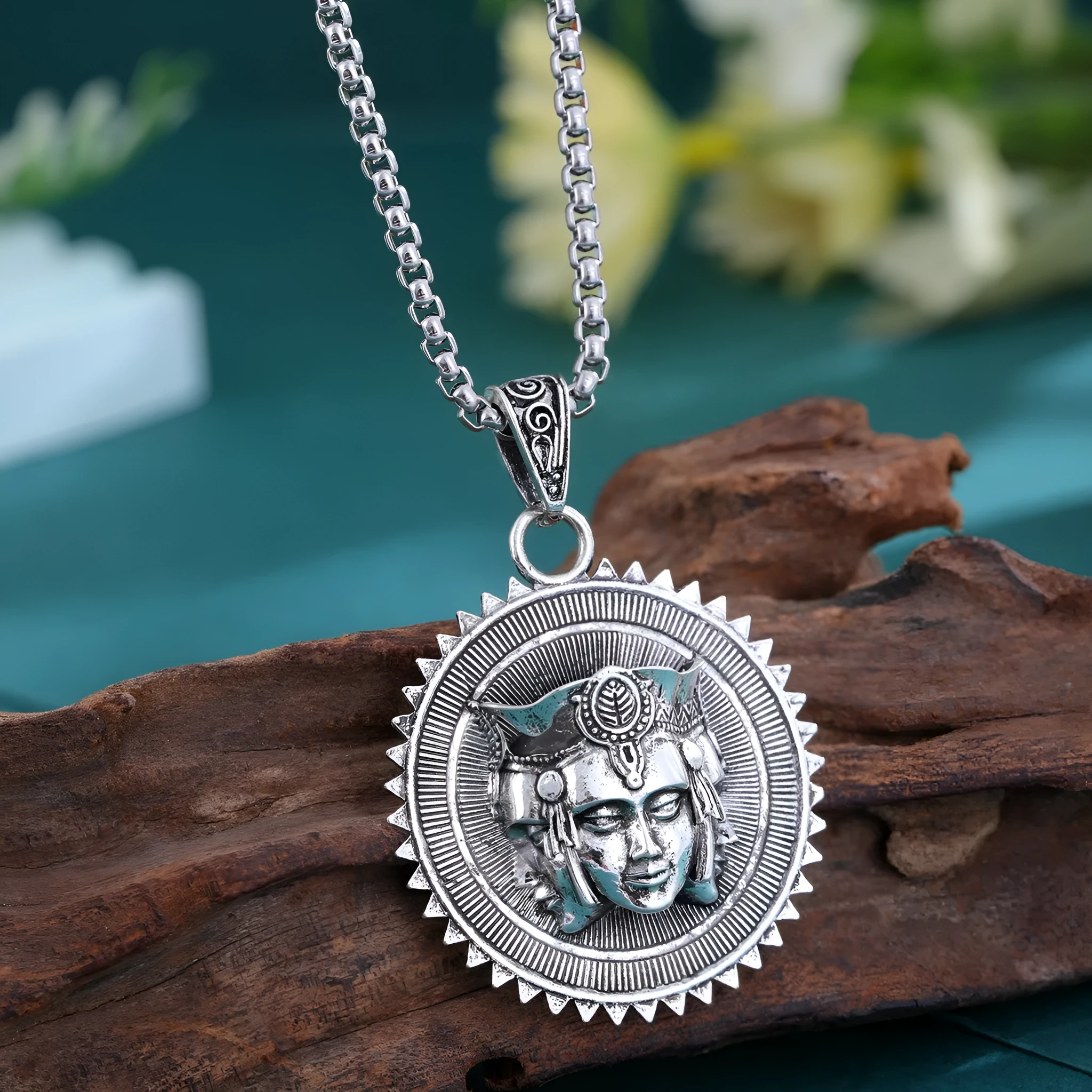 Silver metal head pendant sweater chain necklace for men, 55cm length