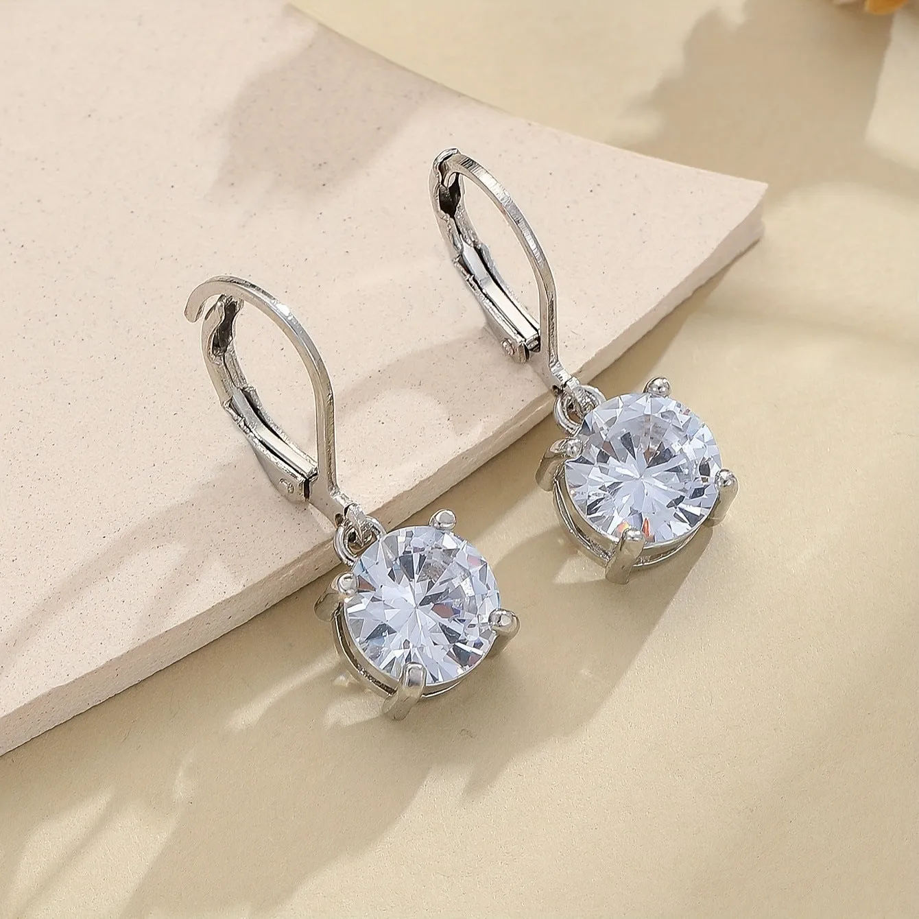Silver round-cut zircon stud earrings for women, hypoallergenic lightweight jewellery