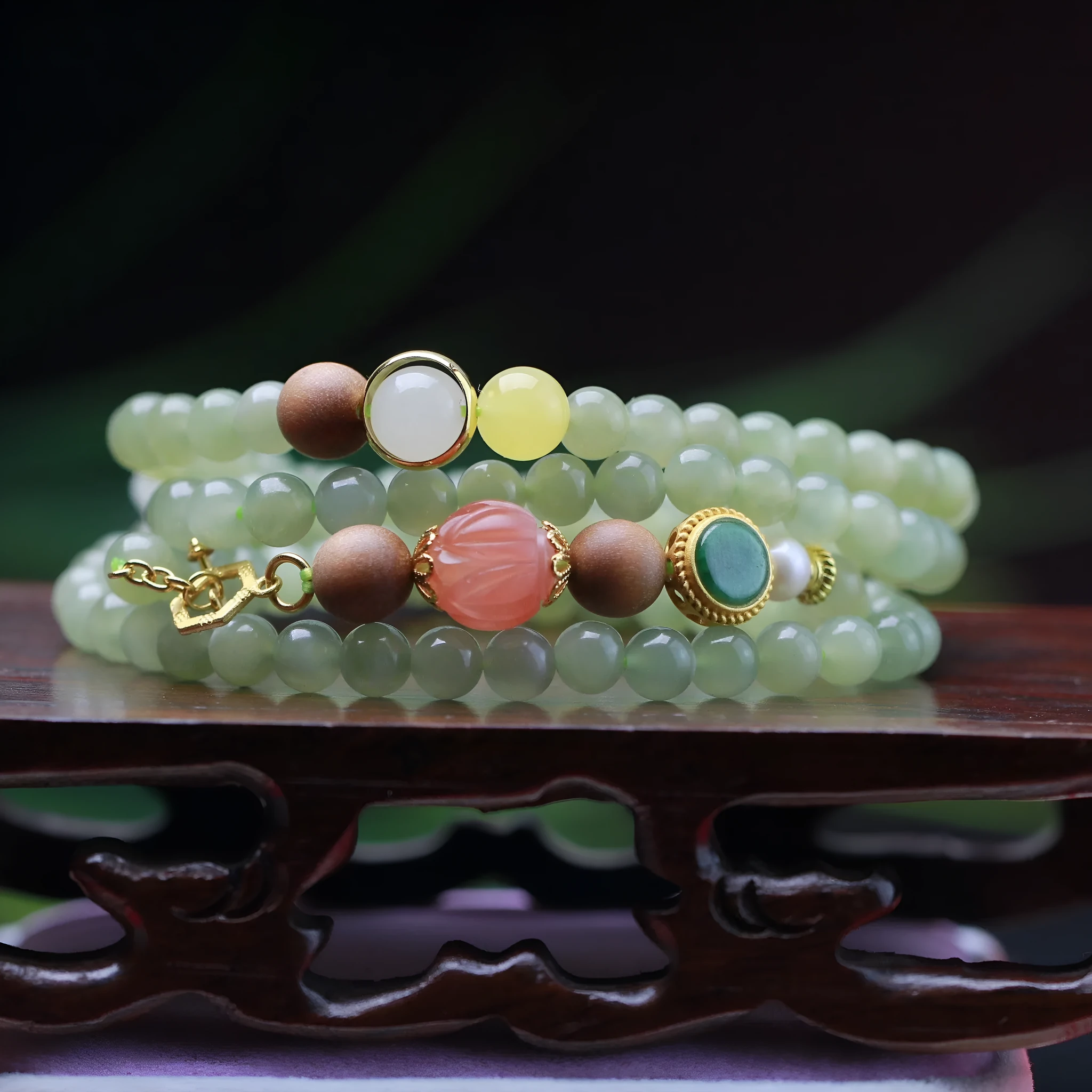 Hetian jade red lotus beads necklace with white sandalwood beeswax bracelet featuring zodiac animal modelling