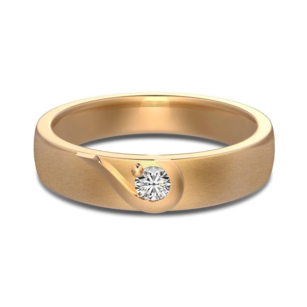 S925 sterling silver heart-shaped couple ring in platinum finish on plain background