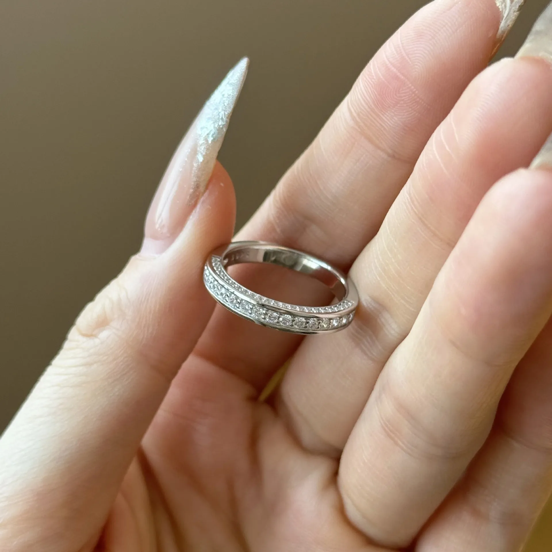 S925 sterling silver ring for women with white gold electroplated finish, geometric shape, available sizes 5 to 9