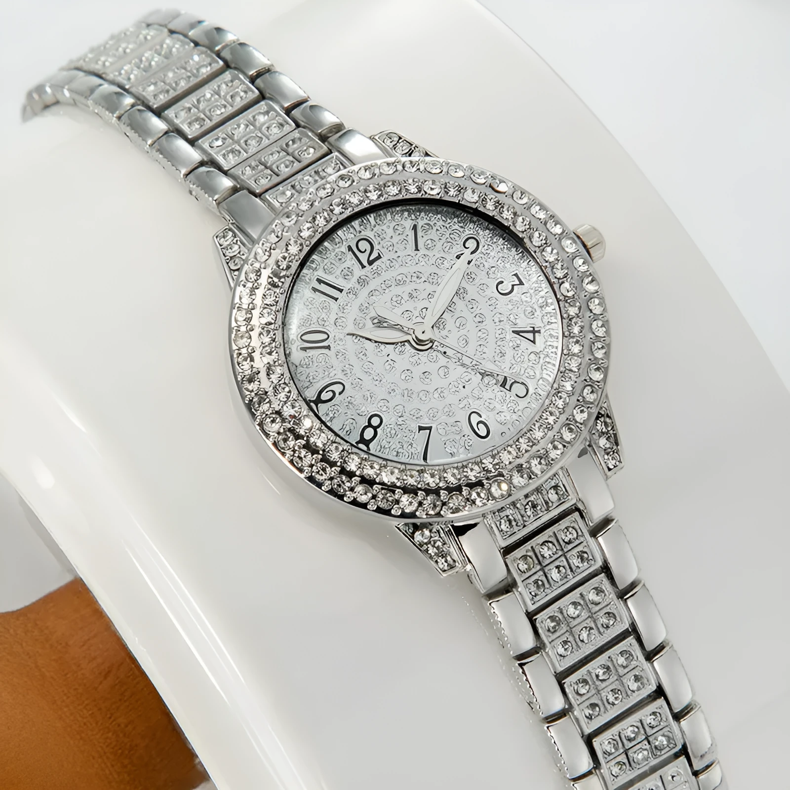 Women's starry rhinestone quartz analogue watch with gold Roman numeral dial and alloy bracelet