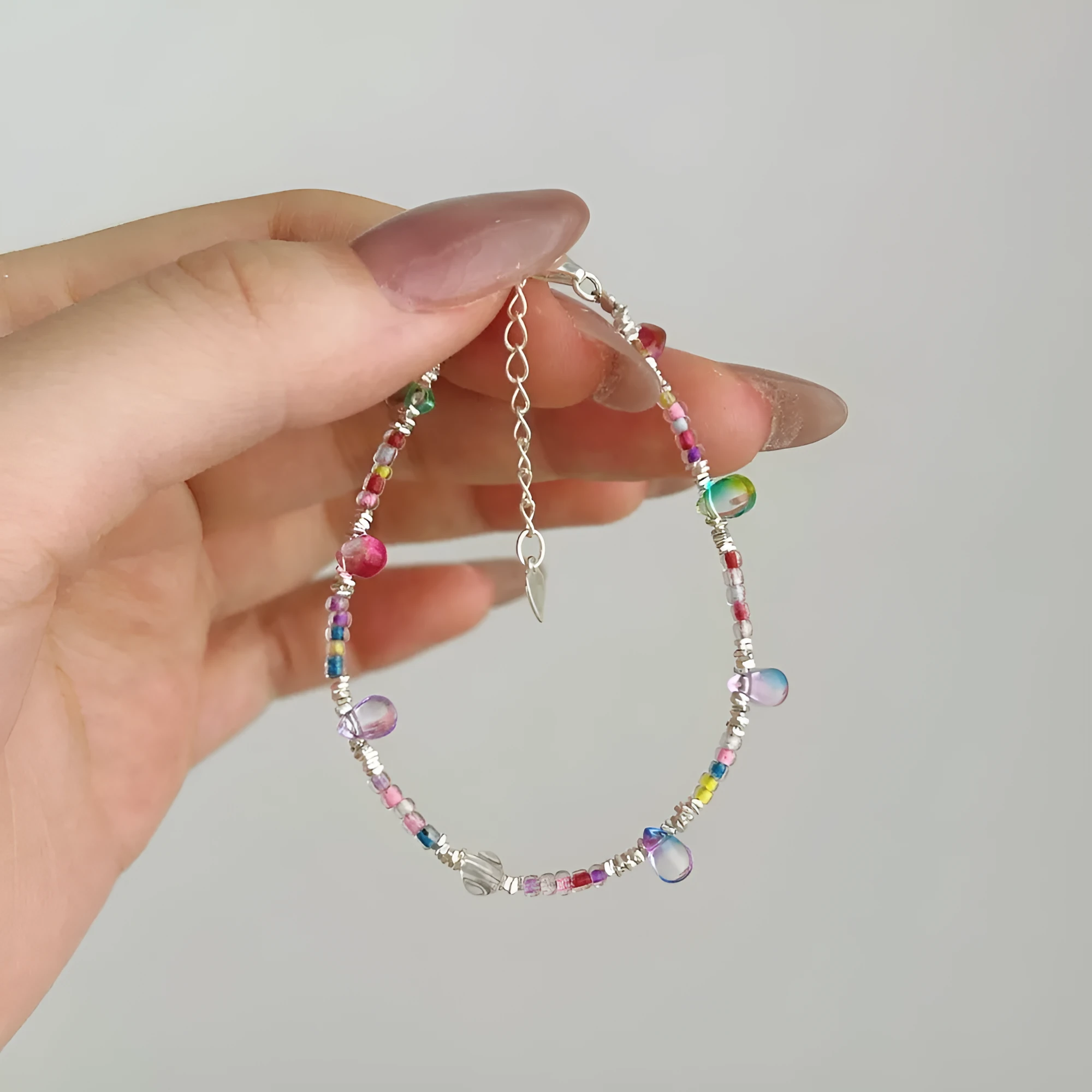 S925 sterling silver bracelet for women with bulb colour finish and geometric round element design in silver