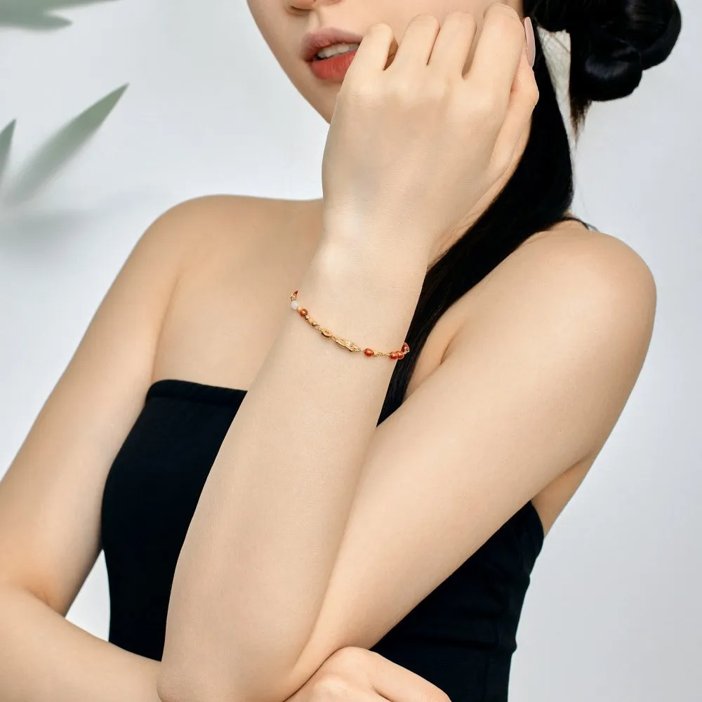 Chalcedony Design 925 silver electroplated gold round link women's bracelet on white background