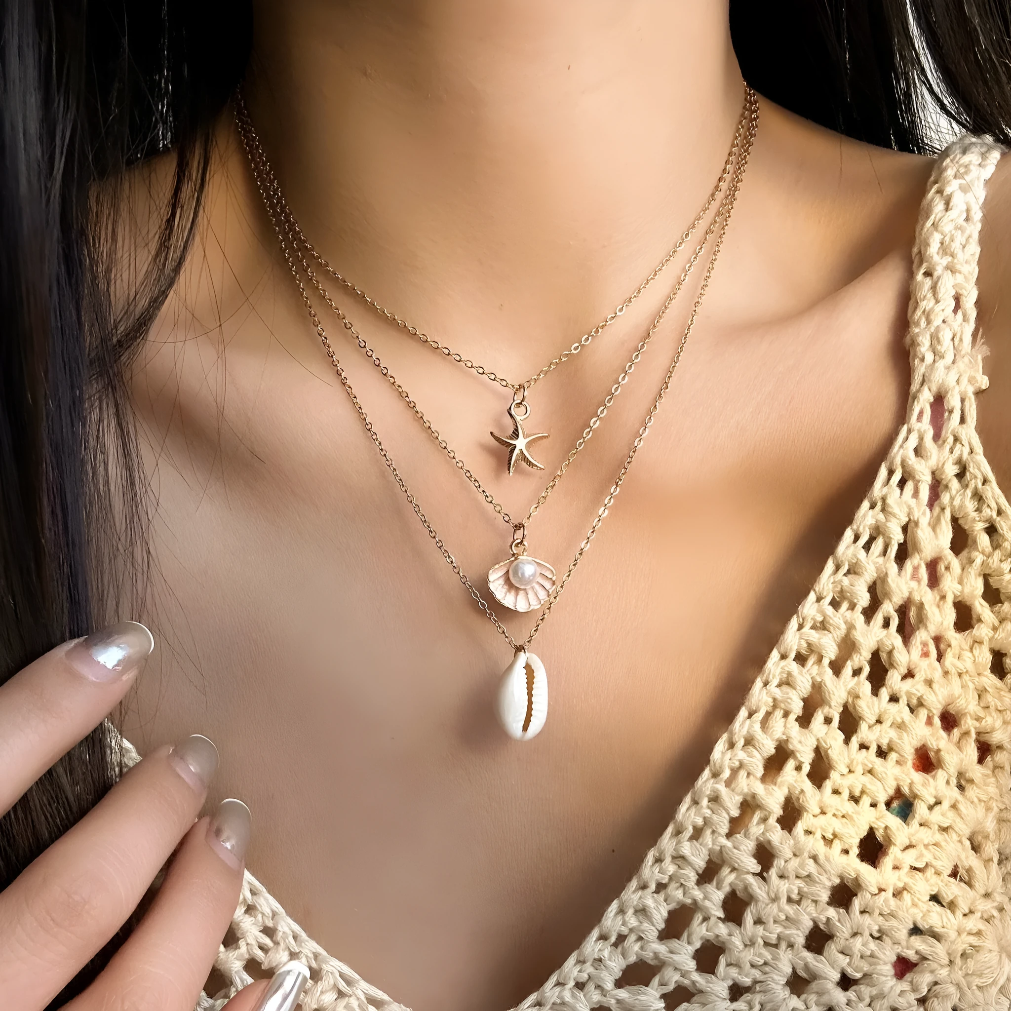 Beach style starfish shell pendant necklace with pink shell colour and wooden bead alloy chain for women