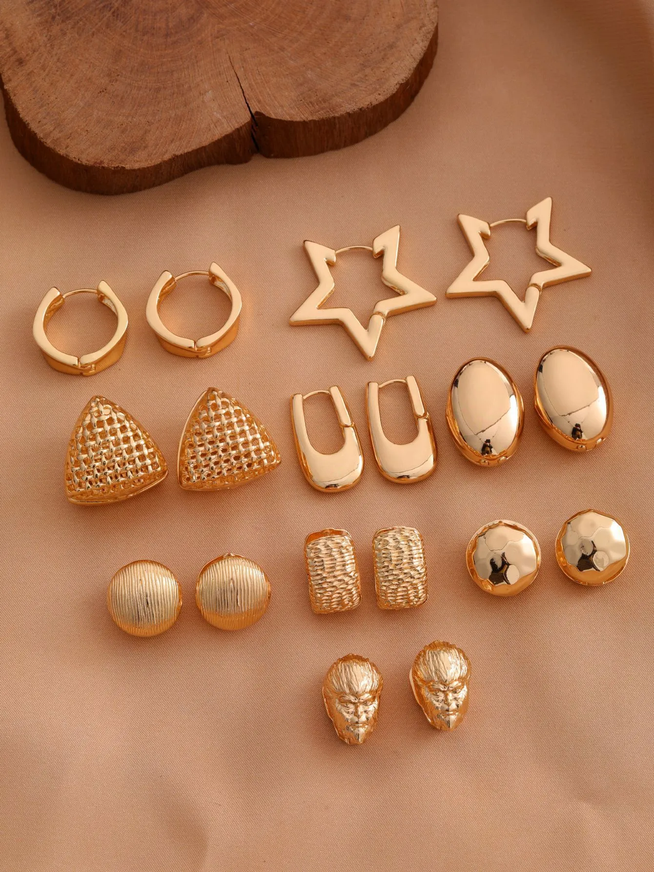 Fashion grid versatile temperament earrings in metal stud style