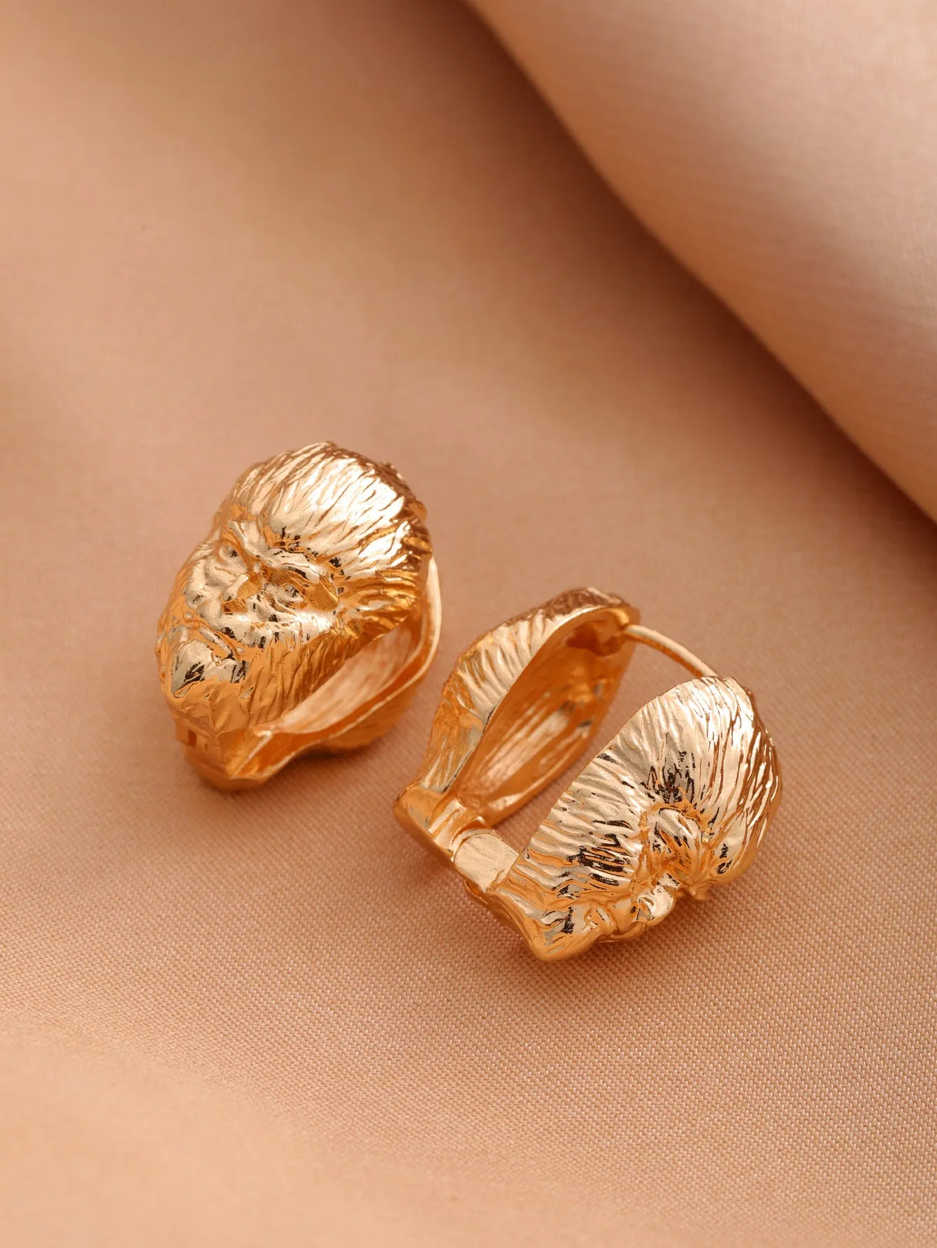 Fashion grid versatile temperament earrings in metal stud style