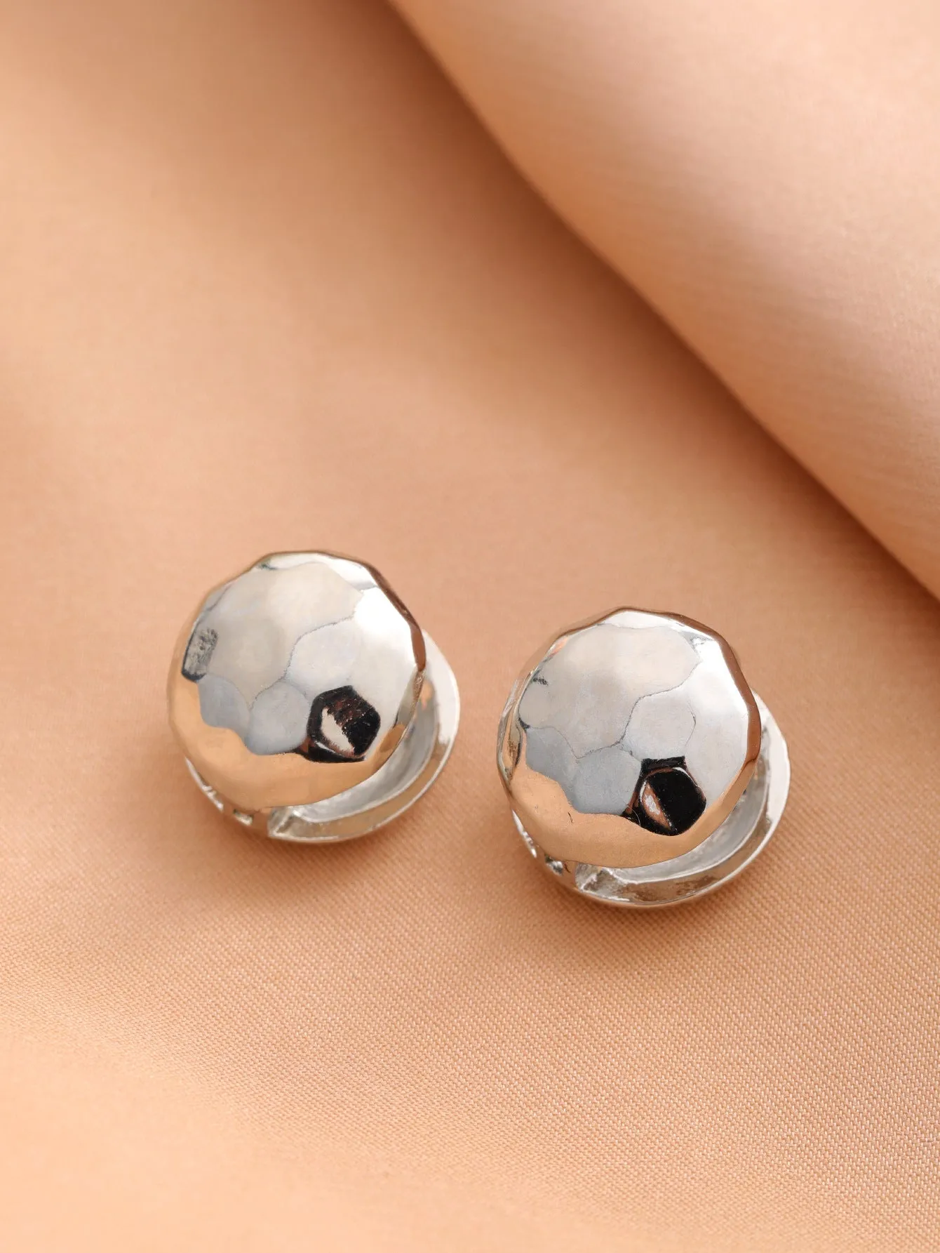 Fashion grid versatile temperament earrings in metal stud style