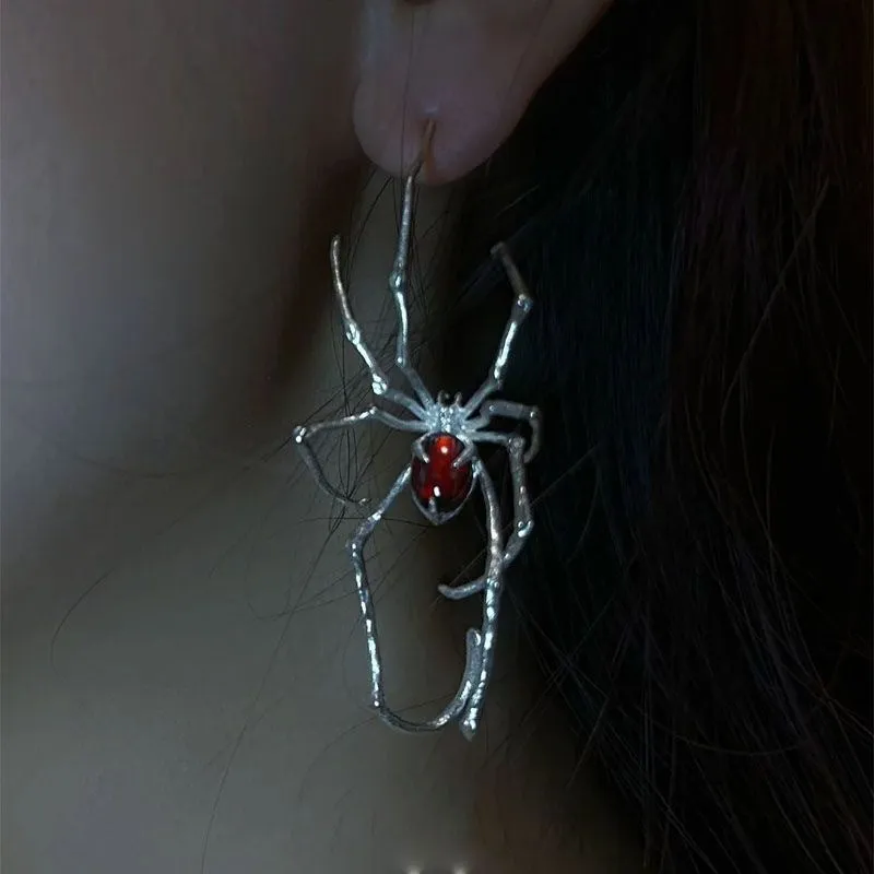 Punk spider ear clip with rhinestone inlay on copper base – Black Diamond colour