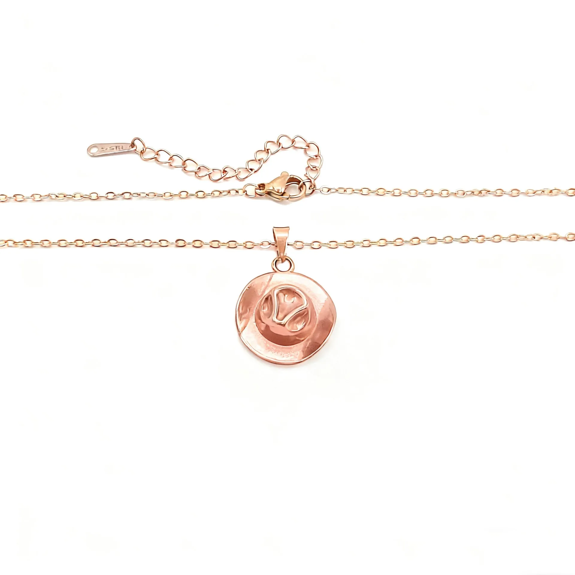 Cowboy hat punk pendant plated 18K gold on O-ring chain in gold colour with round top hat geometric shape