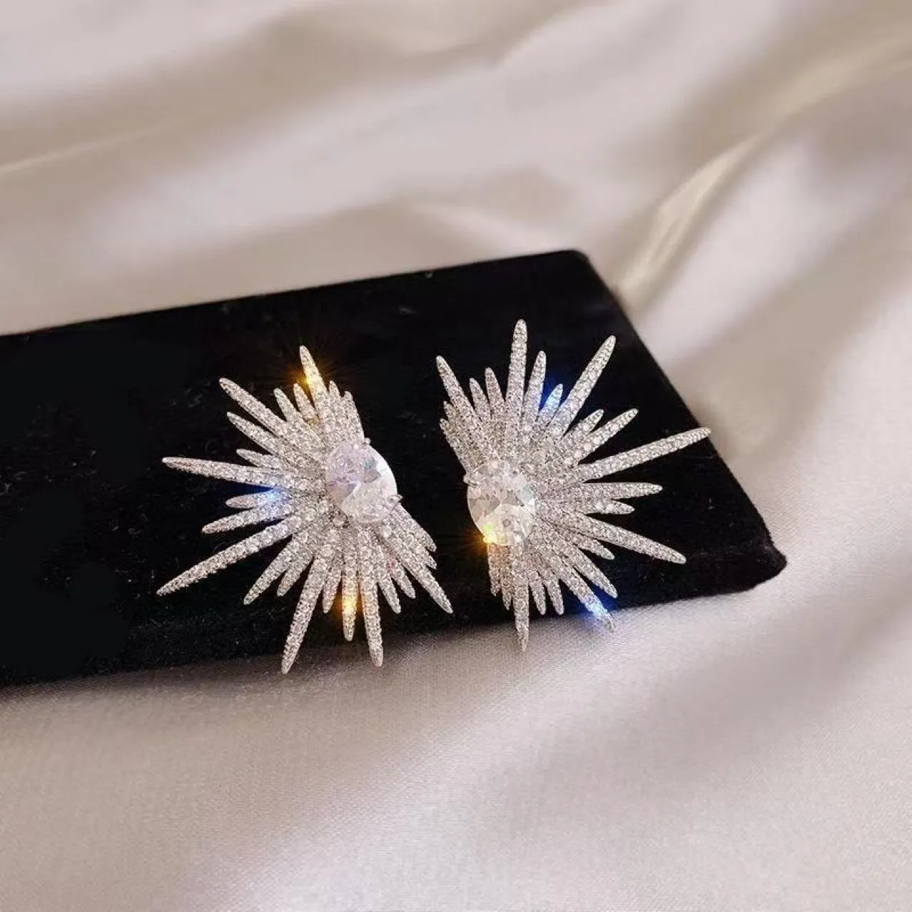Full Diamond Eight-pointed Stars ear studs in rhinestone XINGX colour with electroplated finish, geometric shape stud earrings for women