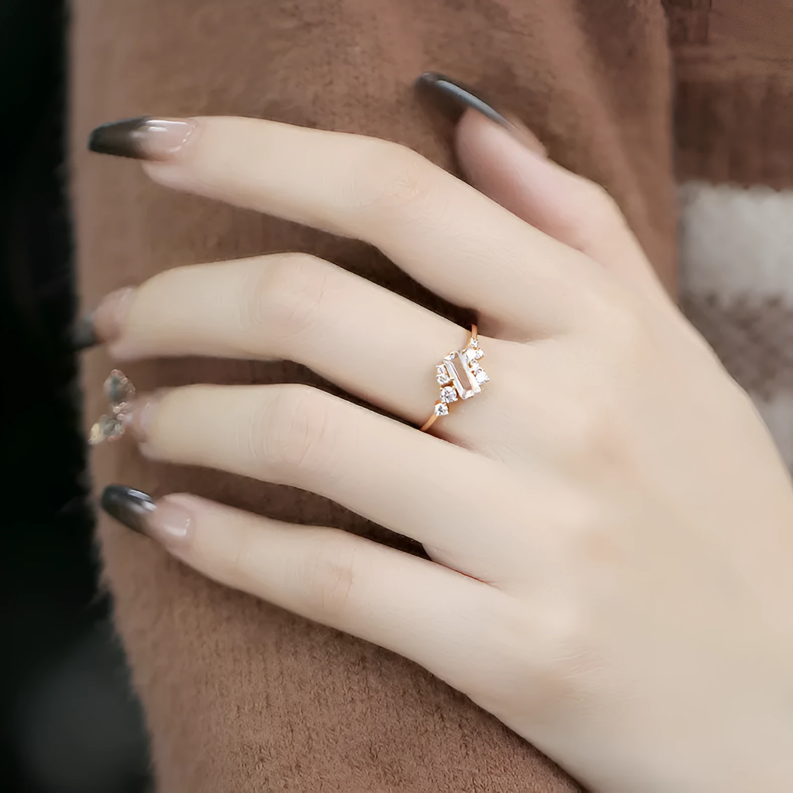 New White Crystal Blingbling Women's Ring Silver Electroplated Shiny Ring US Size 5 6 7 8